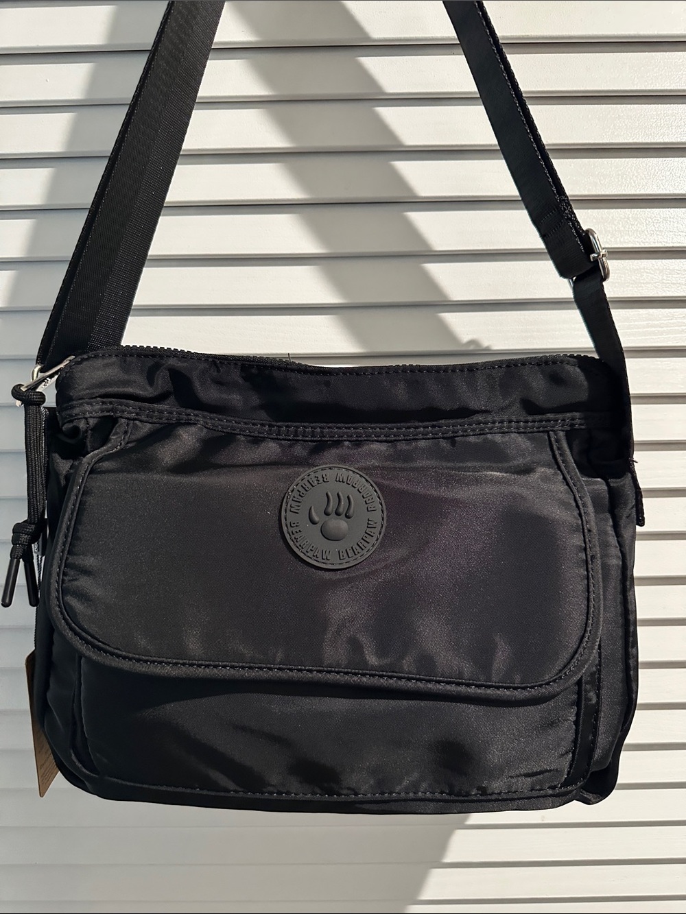 NWT BearPaw Crossbody Adjustable Strap Messenger Bag w/Front & Back pockets.